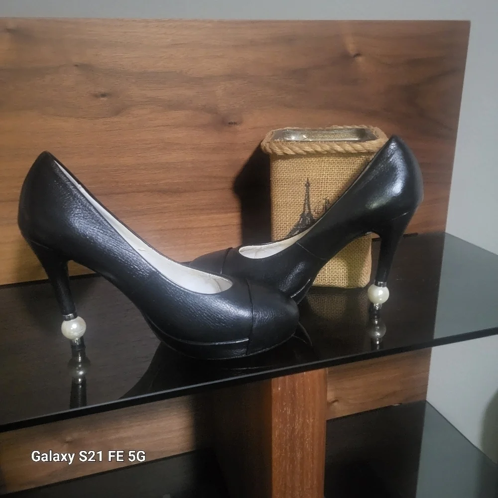 CHANEL PEARL CAVIAR PUMPS SIZE 38 - Picture 3 of 16